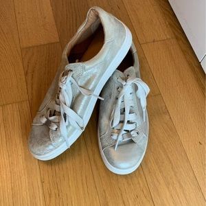 UGG MILO STARDUST METALLIC SUEDE